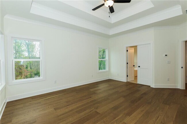 Building Photo - 3374 Lee Dr