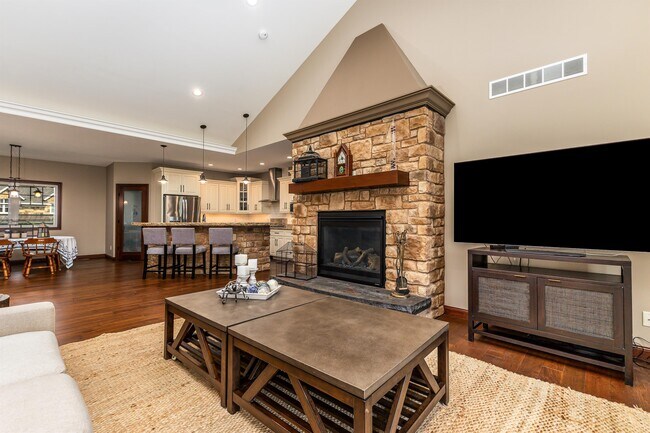 Building Photo - 1762 Creek Wood Dr