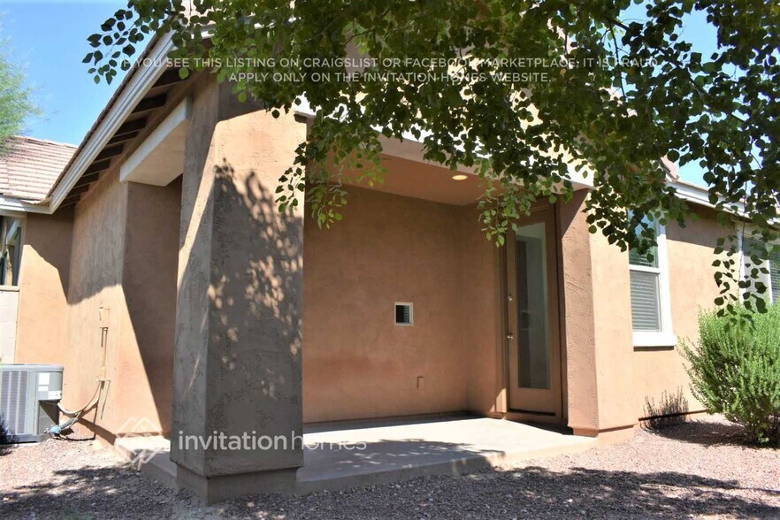 Building Photo - 2079 N Heritage St