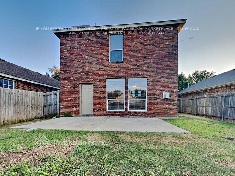 Building Photo - 2713 Lynx Ln