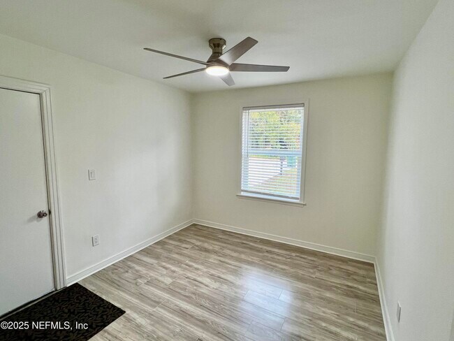 Building Photo - 9720 Jupiter Ct S