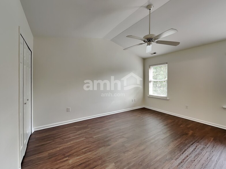 Building Photo - 4401 Cobble Creek Ln