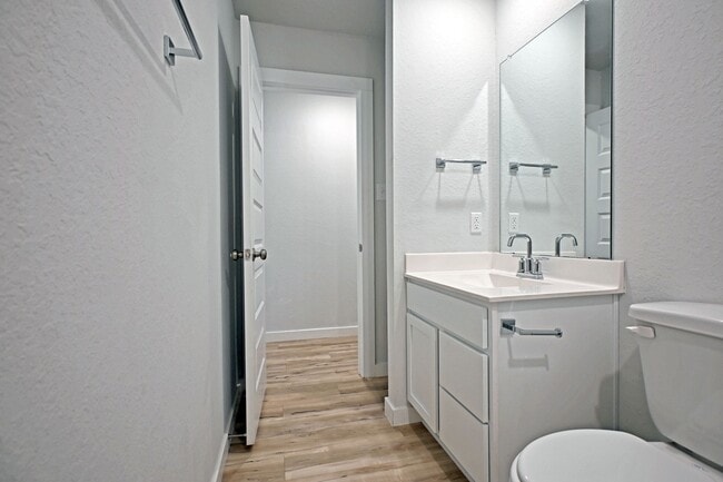 Building Photo - 2561 Solon Ln