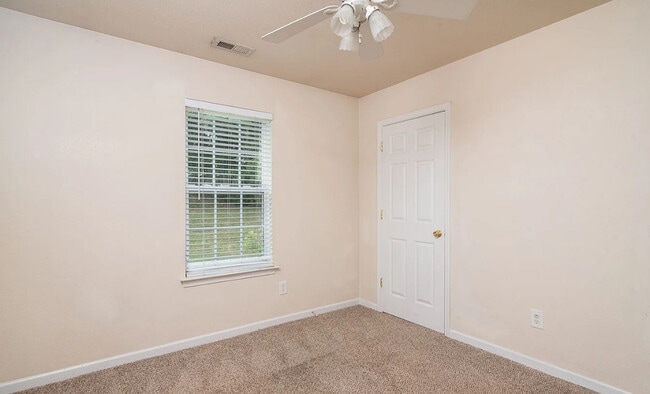 Building Photo - 2836 Oasis Ln