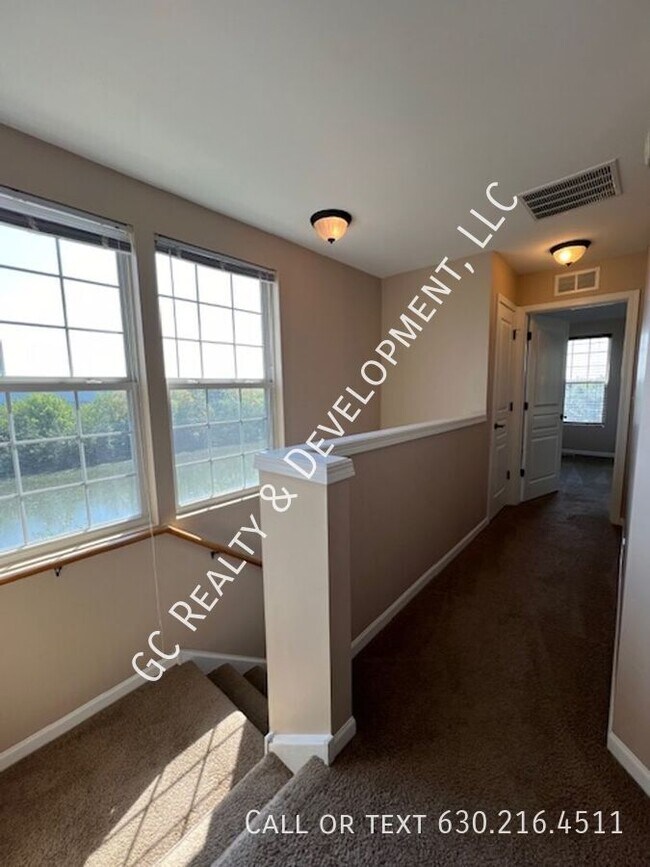 Building Photo - 1513 Bristol Ln