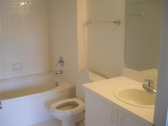 Building Photo - 751 N Pine Island Rd