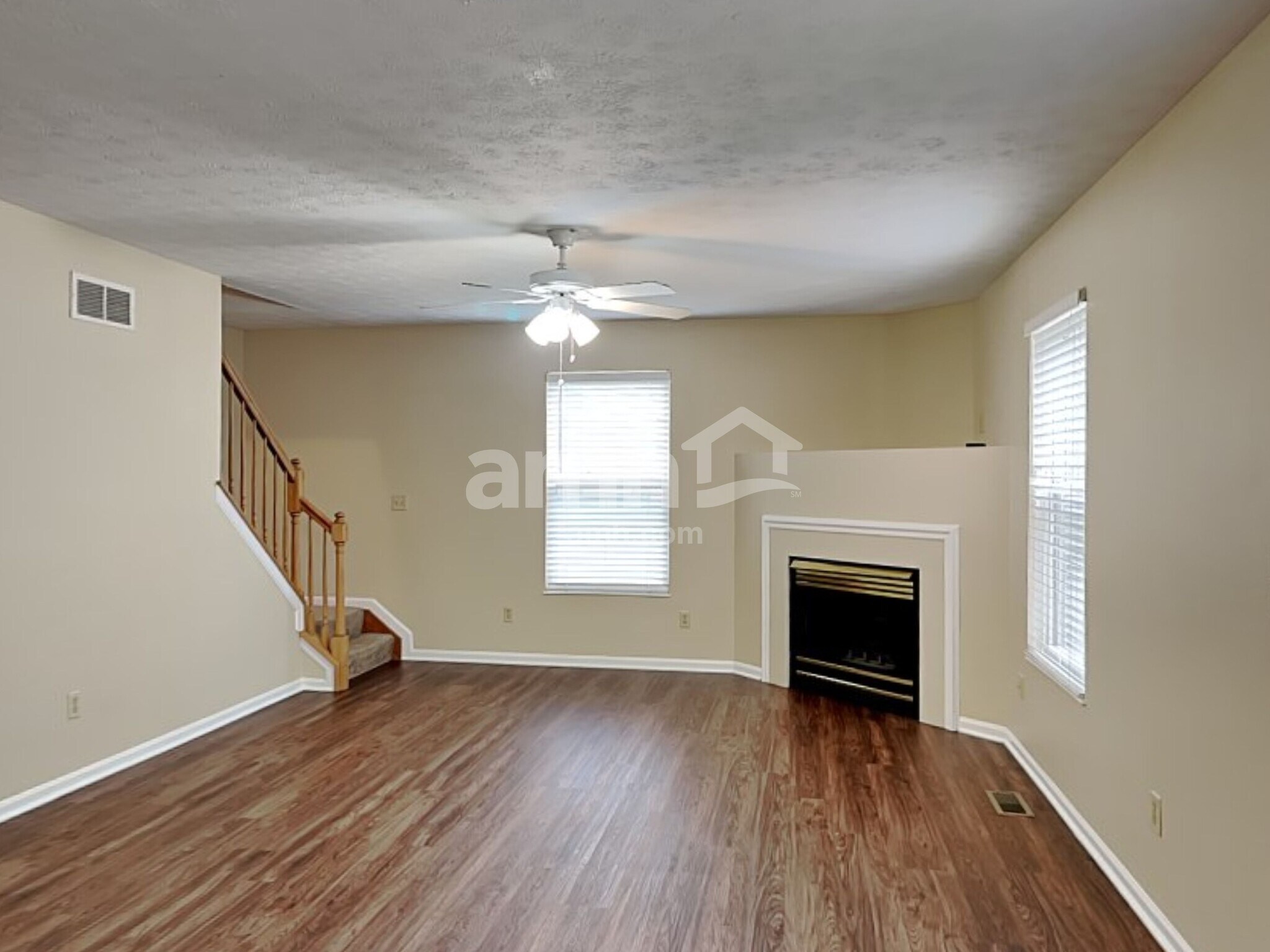 Building Photo - 982 Vixen Dr