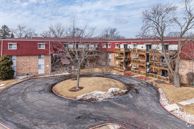 Alternate Image - Linden Woods
