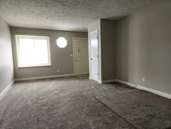Building Photo - 1500 Dustin Dr
