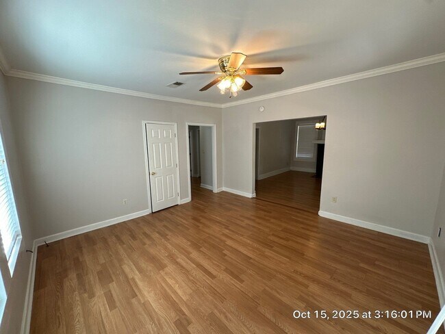 Building Photo - 4 Bedroom Home Now Available in the Midtow...