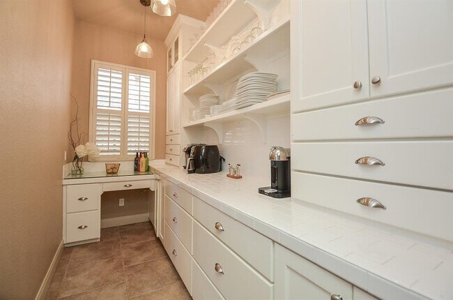 Building Photo - 12316 Oak Bend Cir