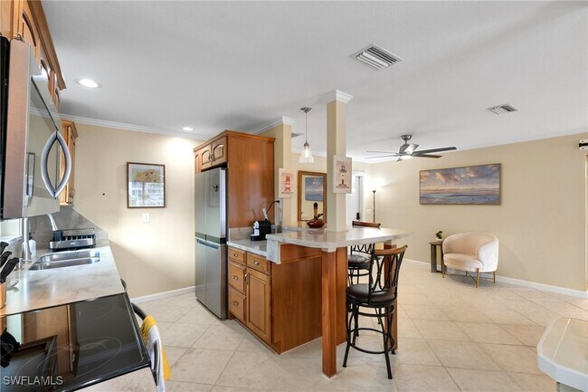 Building Photo - 3830 SE 12th Ave