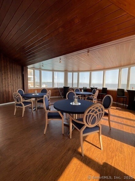 Building Photo - 69 Harbour Close