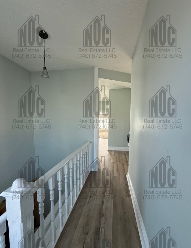 Building Photo - 726 E Main St