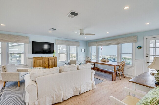 Building Photo - 1718 S Fletcher Ave