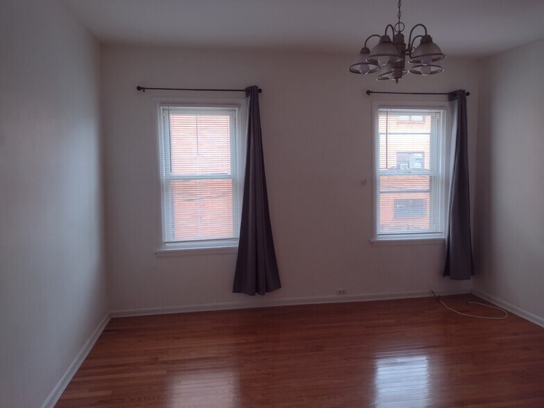 master bedroom - 2128 Pemberton St