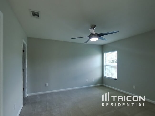 Building Photo - 12360 Anarania Dr