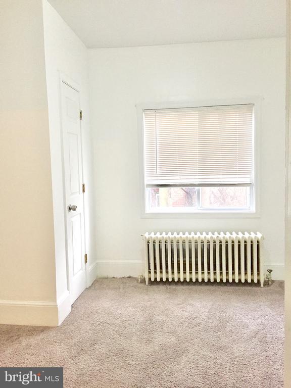 Building Photo - 125 N Ruby St