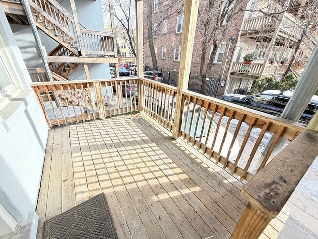 Building Photo - 3607 W Leland Ave