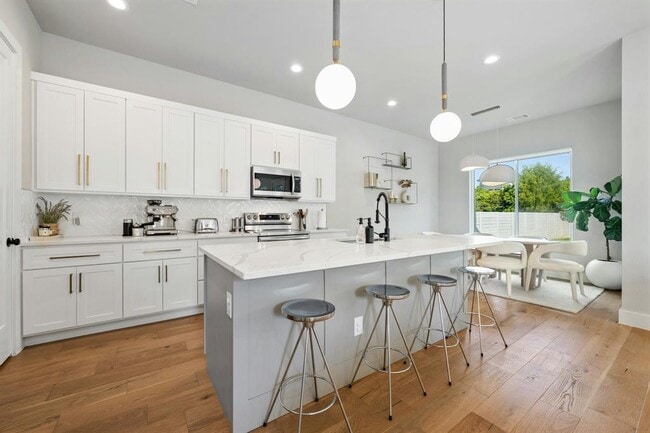 Building Photo - 14908 Oklahoma St