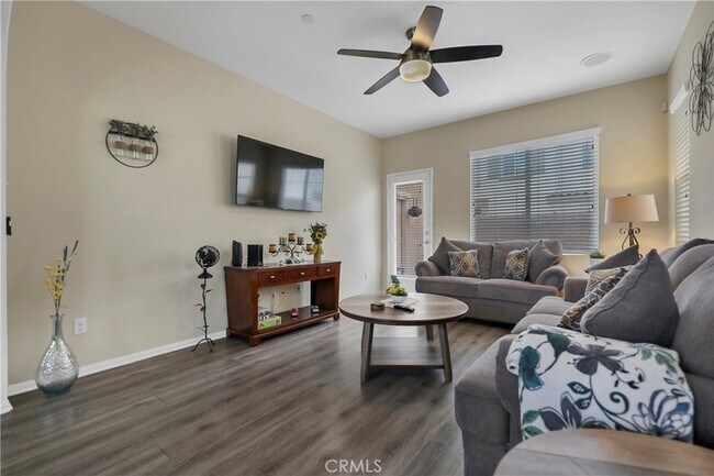 Building Photo - 345 Paseo Gusto