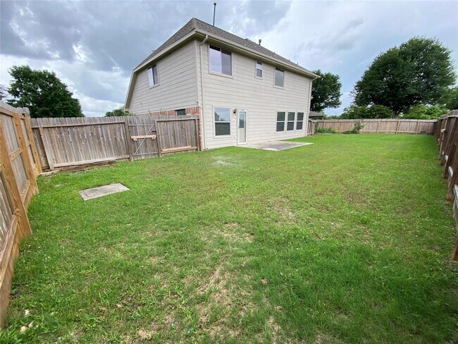 Building Photo - 5638 Sequin Dr