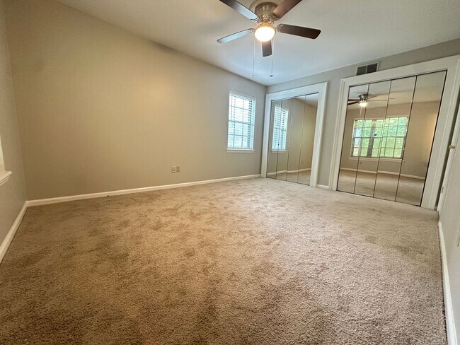 Building Photo - Condo for rent in Vestavia Hills