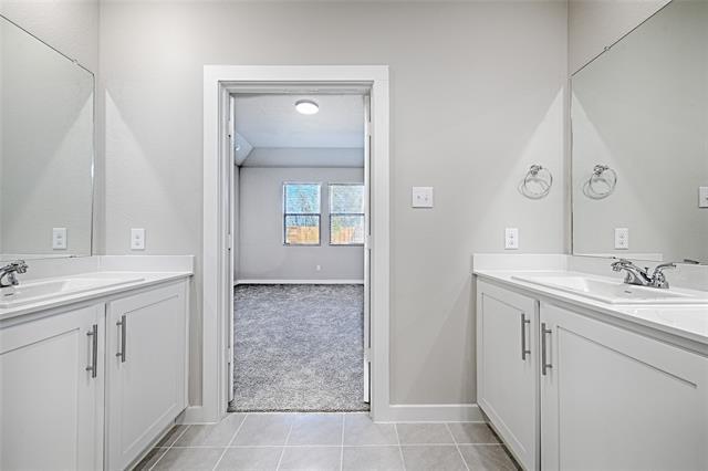 Building Photo - 806 Pne Bch Dr