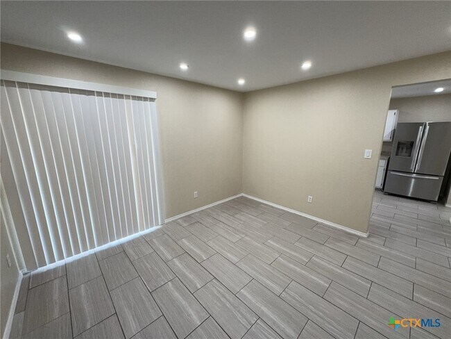 Building Photo - 2611 Littlewood Dr