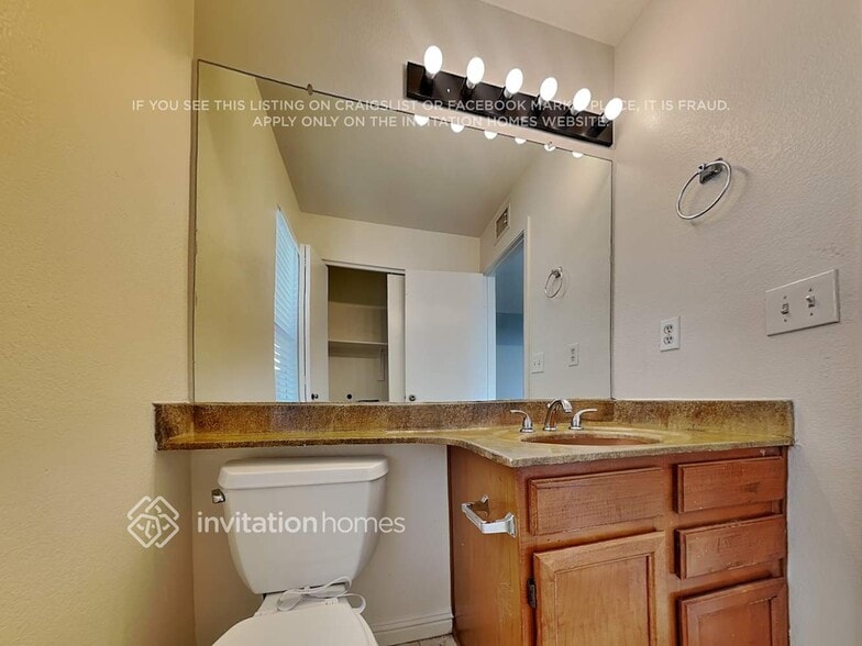 Building Photo - 4231 E Caballero Cir