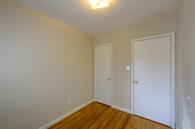 Building Photo - Well Maintained 3BR/2.5BA Home in Silver Spring