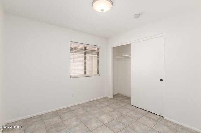 Building Photo - 8339 W Elm St