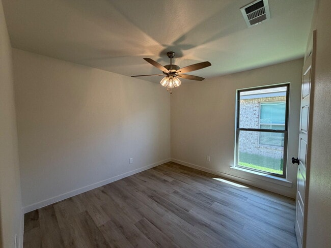 Building Photo - 1318 Saratoga Ave