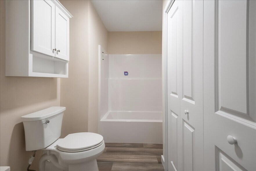 Building Photo - 14 Payton Ln