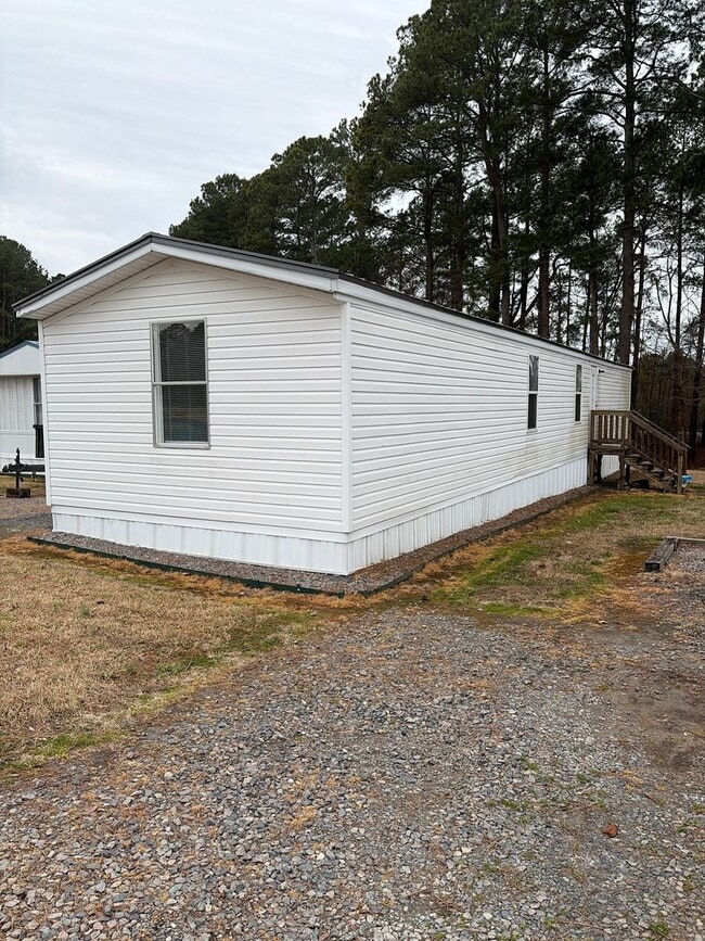 Building Photo - New Listing!!