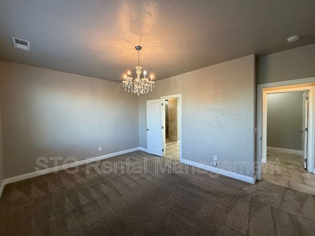 Building Photo - 469 E Barcelona Dr
