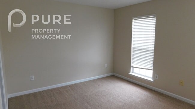 Building Photo - 206 Park Village Cir