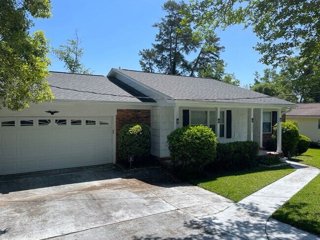 Building Photo - Eastgate Home