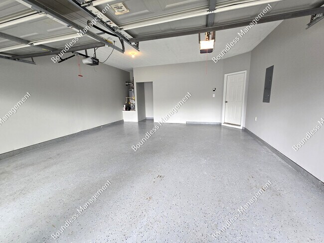 Building Photo - 150 Silver Arrow Cir