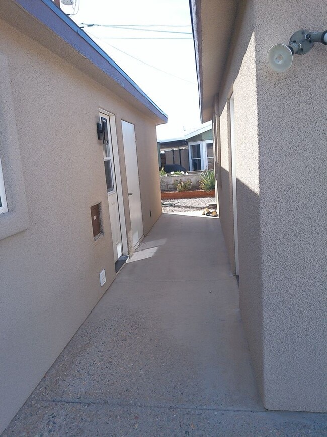 Building Photo - Spacious 4 bedroom 2 bath Double wide Available short term or long term