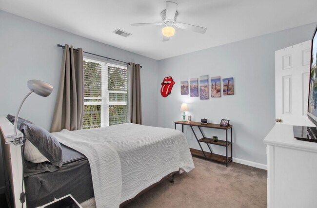 Building Photo - Dunes West Town House