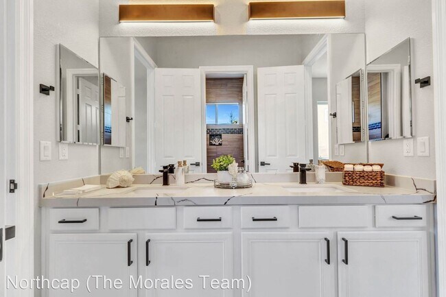 Building Photo - 6 br, 4.5 bath House - 8038 Dark Hollow Place