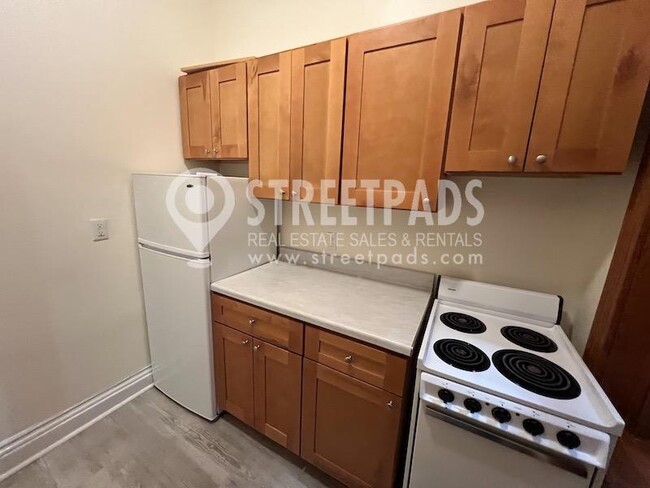 Building Photo - 1 bedroom in Boston MA 02215
