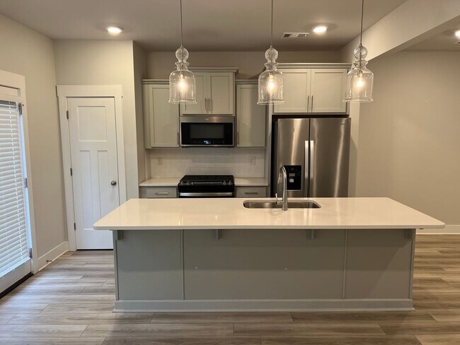 Building Photo - Coming Soon! Stunning 3/2 Rental Unit in P...