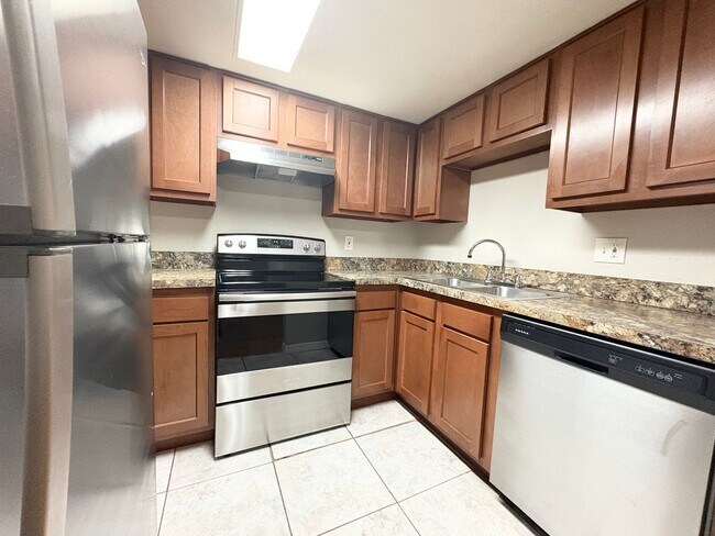 Building Photo - Gorgeous 1/1 Condo in Winter Springs ~ Upd...