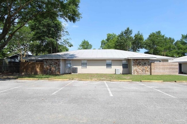Building Photo - 4964 W Spencer Field Rd
