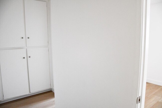 Building Photo - Valencia (994)