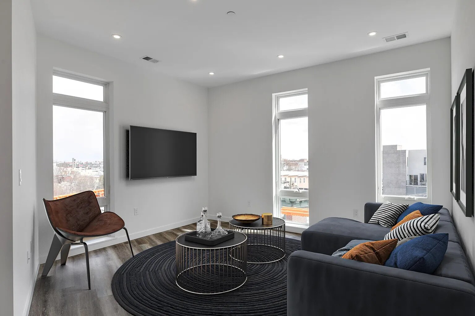 Building Photo - 860 N 3rd St