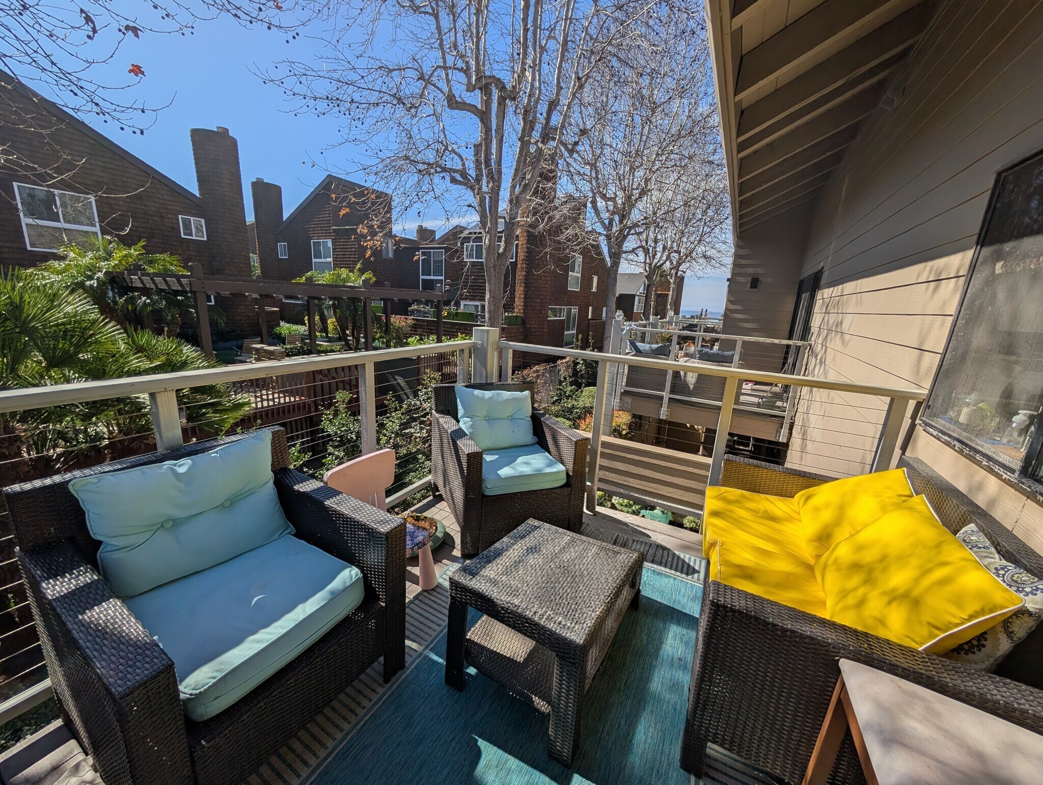 Building Photo - 245 S Helix Ave