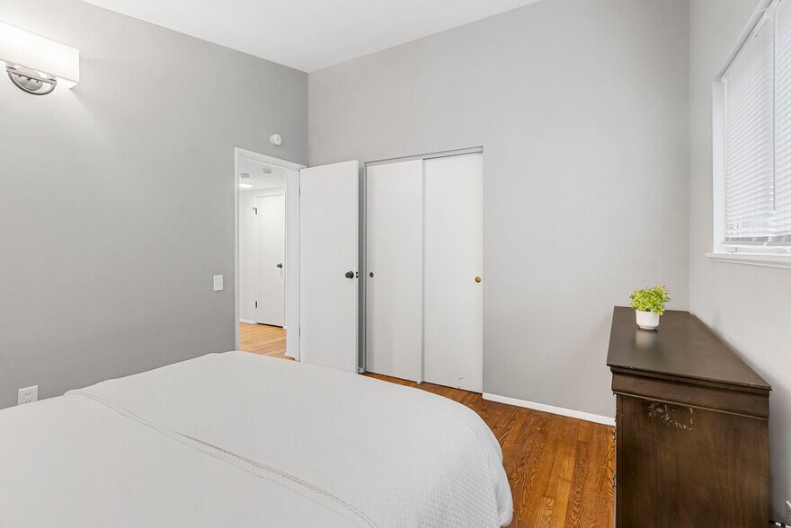 Building Photo - 2310 Dove Dr